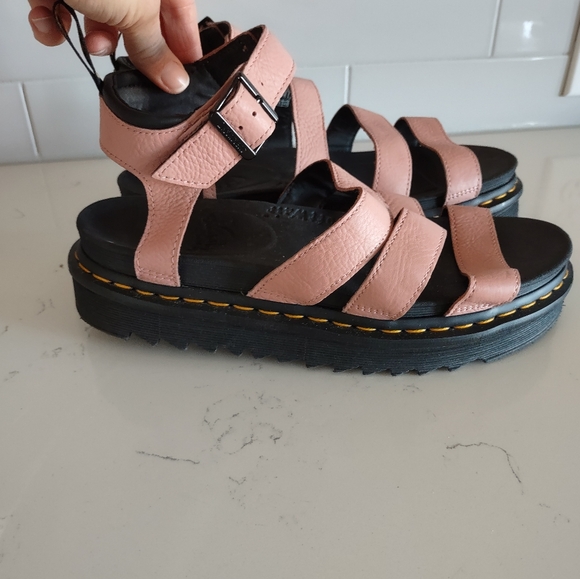 Dr. Martens Blaire Sandals Women's Size 10 Peach Ankle Strap Buckle Leather Nice - Picture 5 of 8